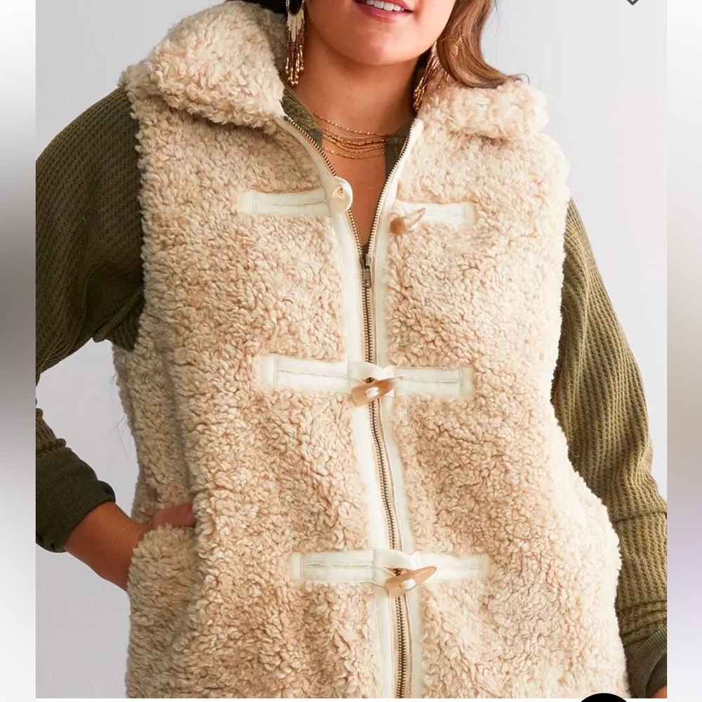 Buckle faux fur mock neck vest size small